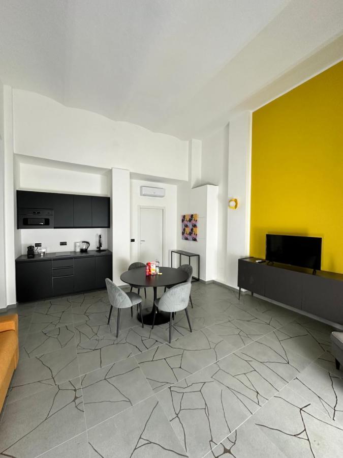 トリノCasa Genovesi - Vicino Porta Nuova F.S.アパートメント エクステリア 写真