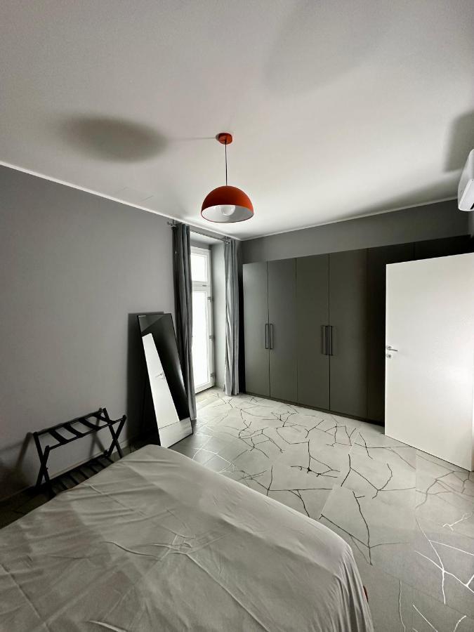 トリノCasa Genovesi - Vicino Porta Nuova F.S.アパートメント エクステリア 写真