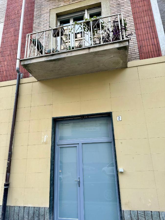 トリノCasa Genovesi - Vicino Porta Nuova F.S.アパートメント エクステリア 写真