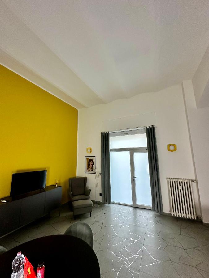 トリノCasa Genovesi - Vicino Porta Nuova F.S.アパートメント エクステリア 写真